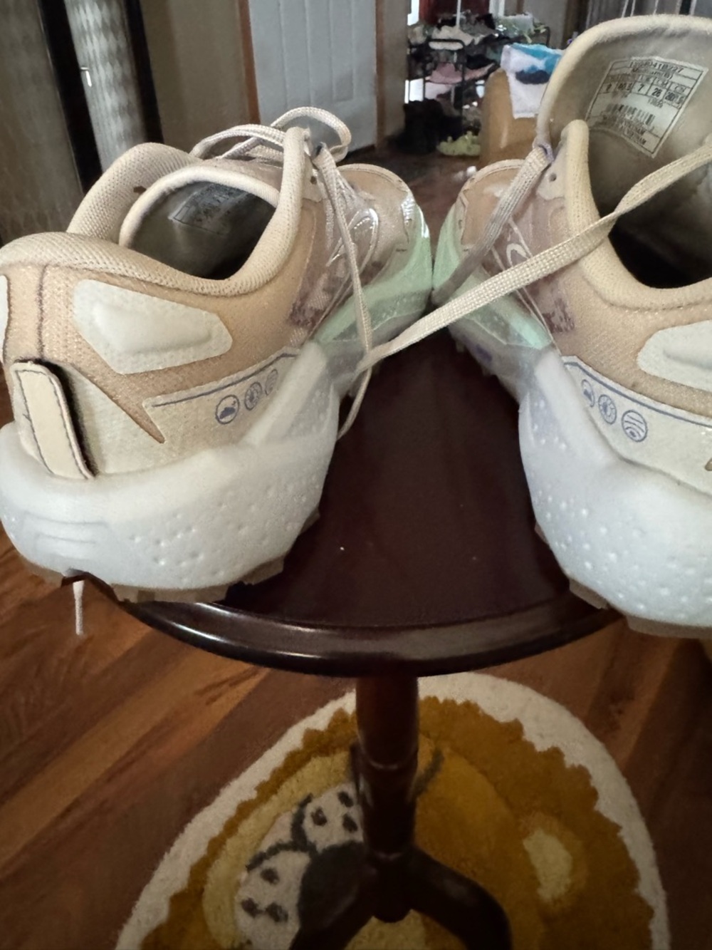 Brooks Caldera Women's Beige and Light Green Running Shoes. Like new worn once - Picture 2 of 5